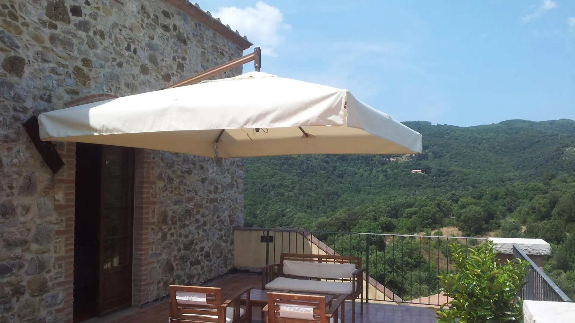 Tenuta Seripa Sassetta 0*,  Italy